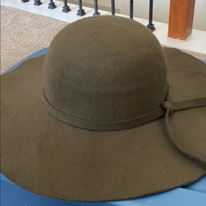 Green hat